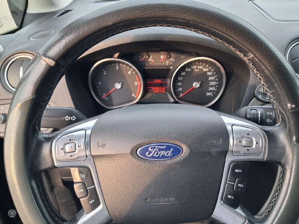 Ford Galaxy 2011 — photo 6