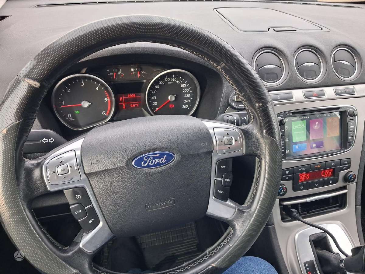 Ford Galaxy 2011 — photo 7
