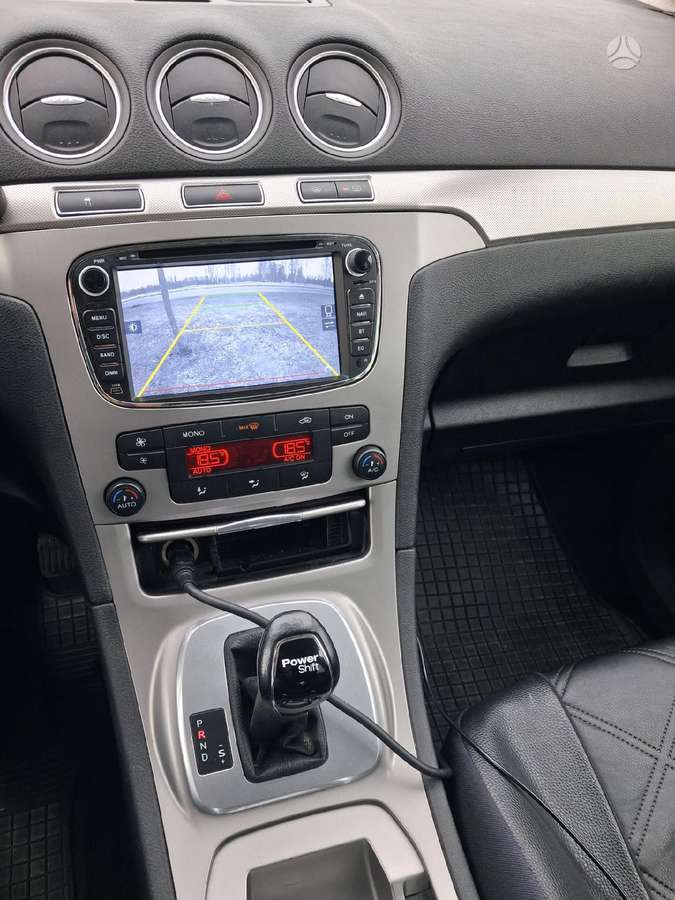 Ford Galaxy 2011 — photo 9