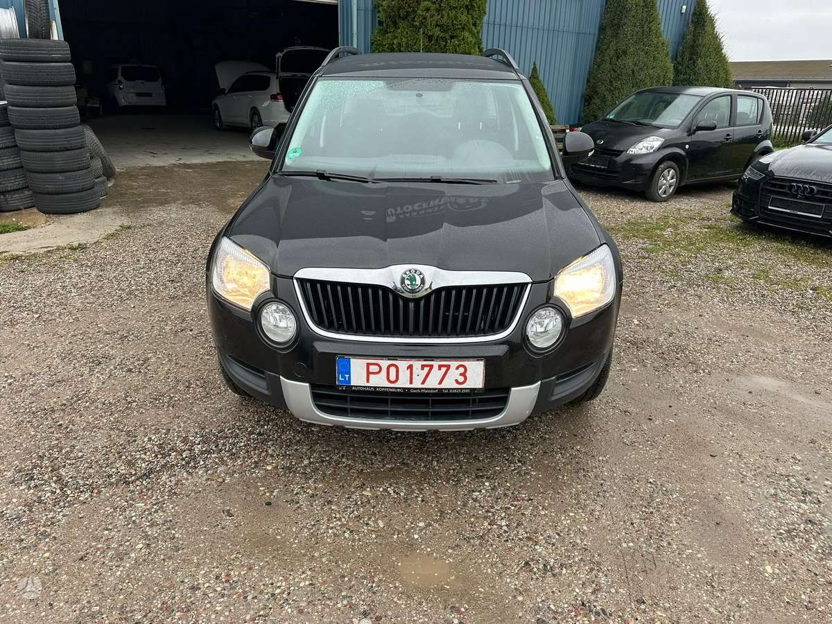 Skoda Yeti 2012 — rear view