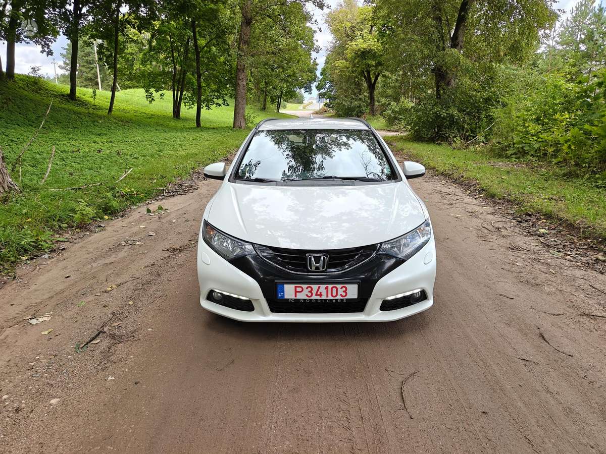 Honda Civic 2014 — rear view