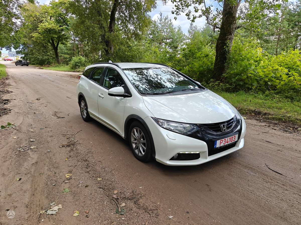 Honda Civic 2014 — interior