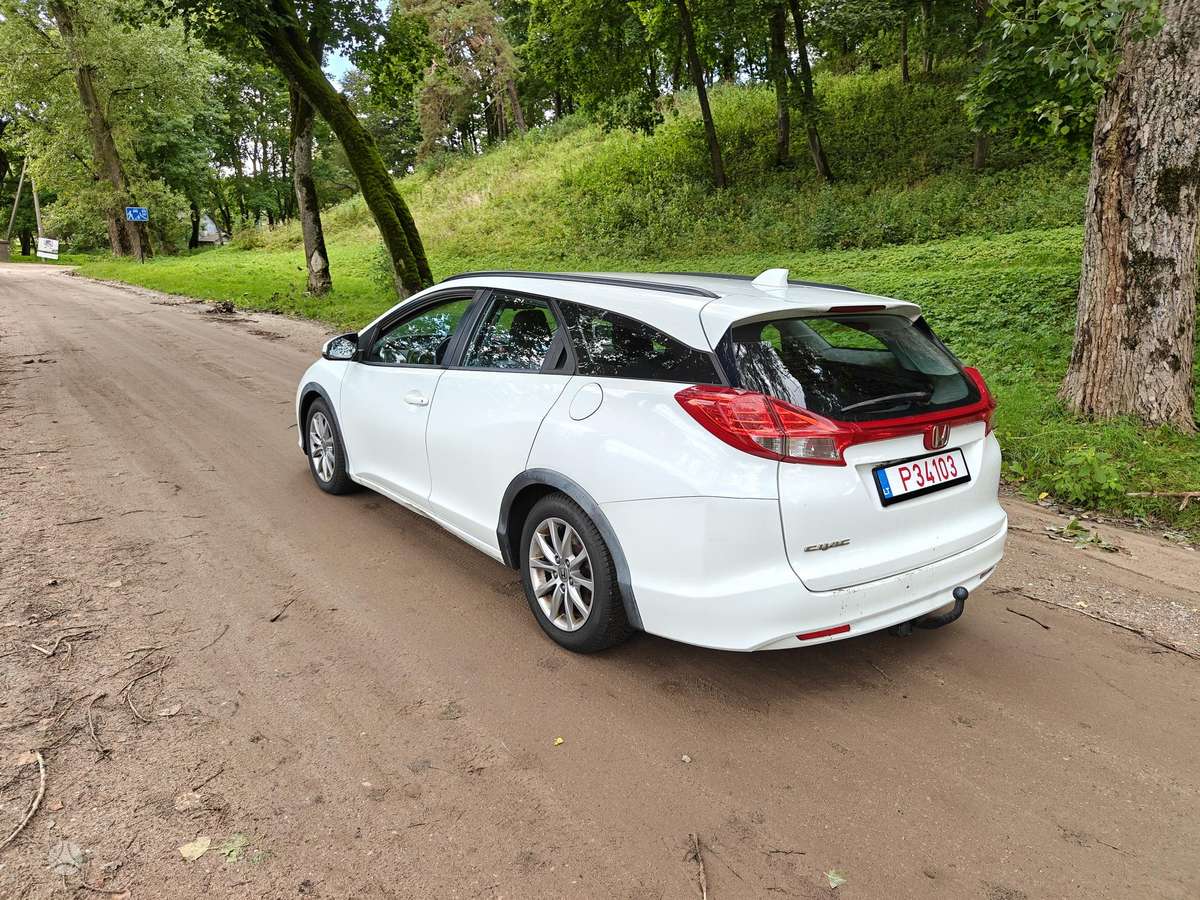 Honda Civic 2014 — engine 1597 cm³, 120 HP (88kW)