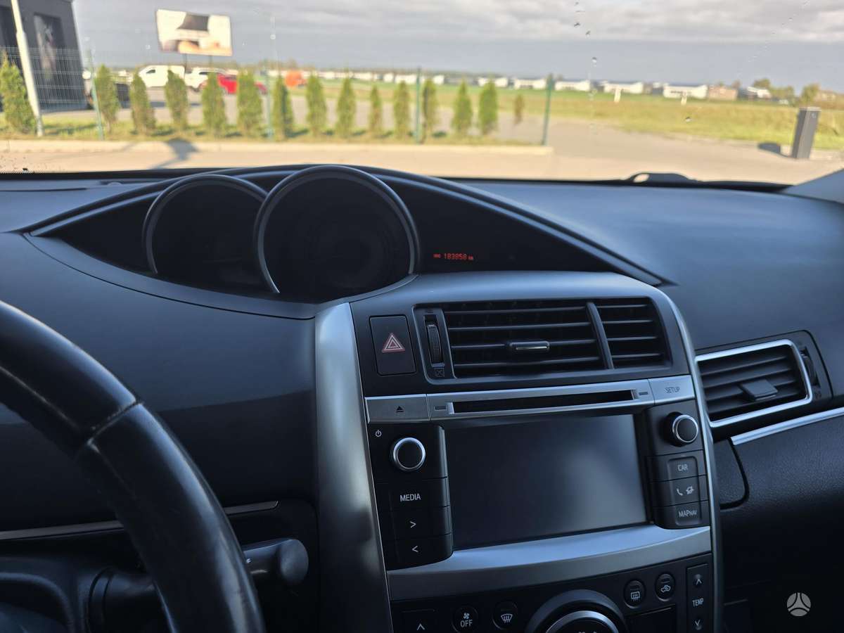 Toyota Verso 2015 — фото 20