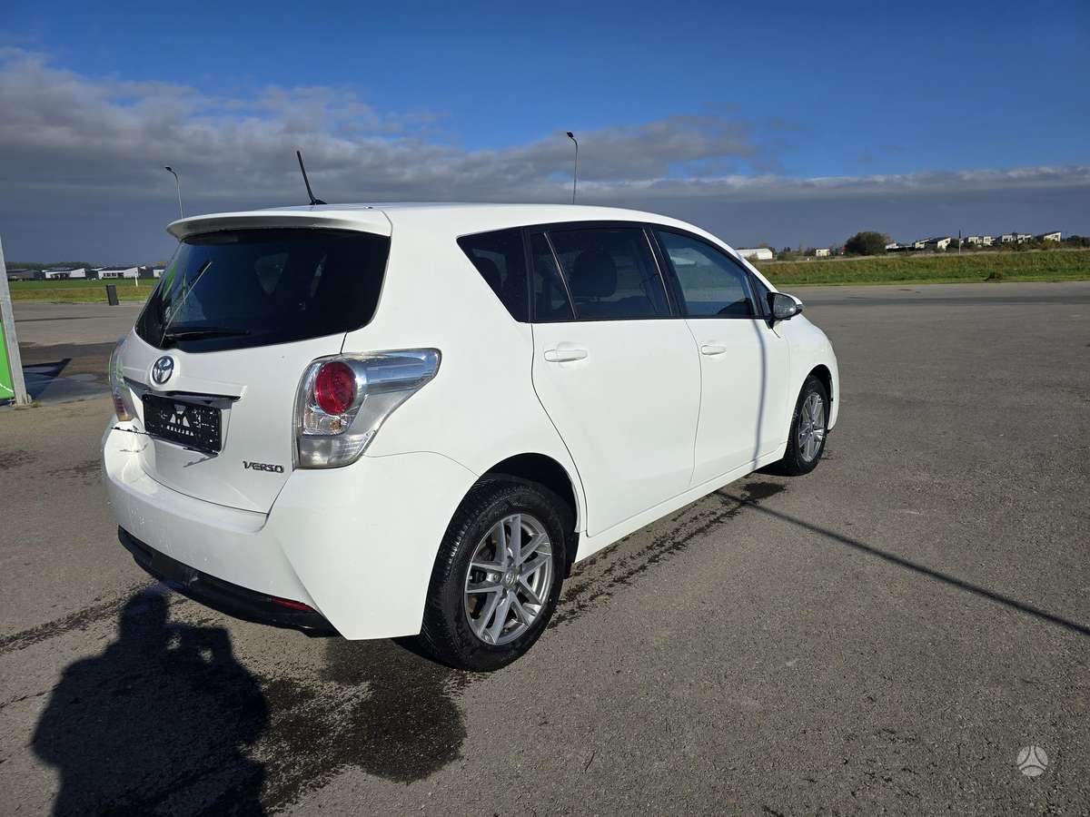 Toyota Verso 2015 — фото 5