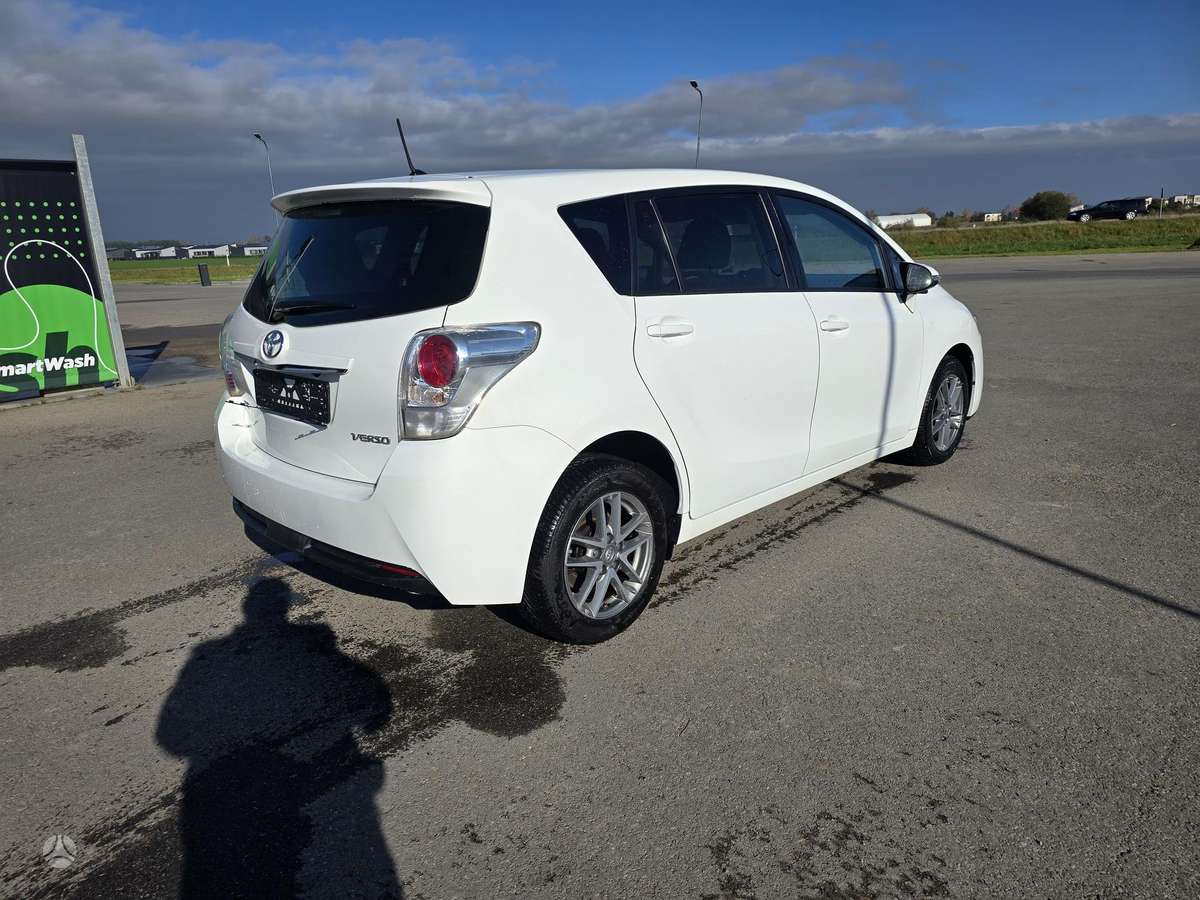 Toyota Verso 2015 — фото 6