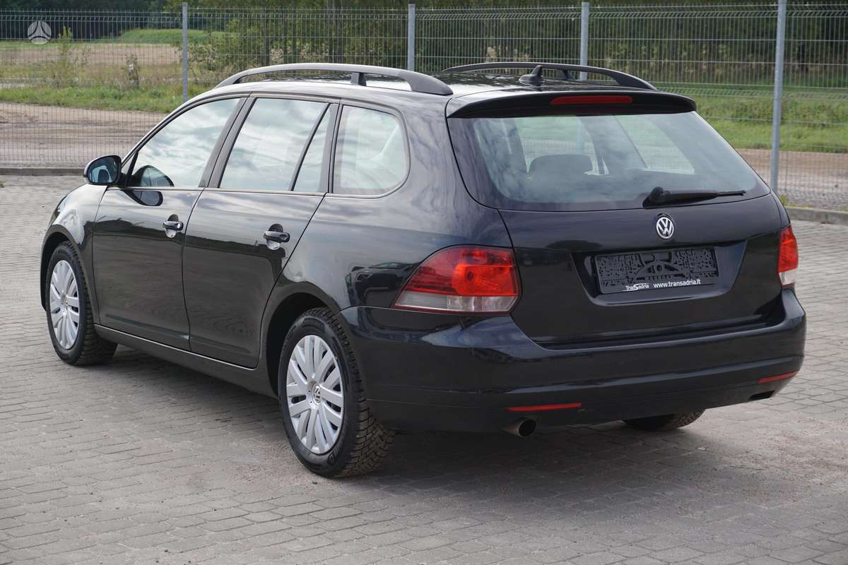 Volkswagen Golf 2012 — двигун 1598 cm³, 105 HP (77kW)