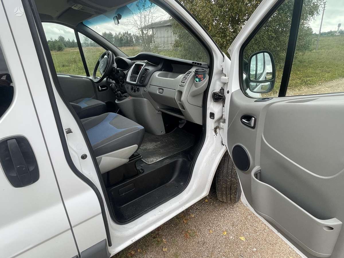 Renault Trafic 2013 — photo 10