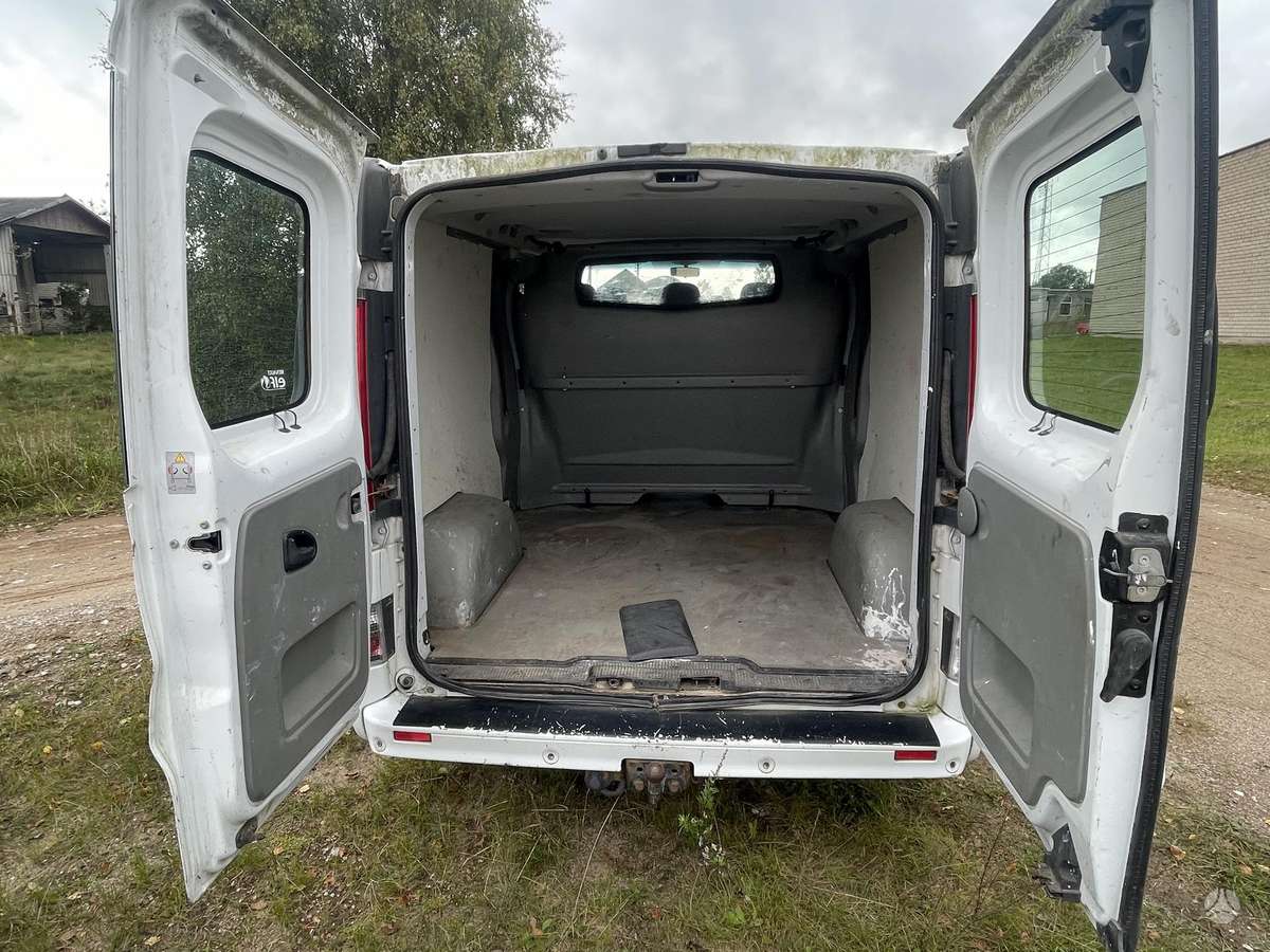 Renault Trafic 2013 — photo 12