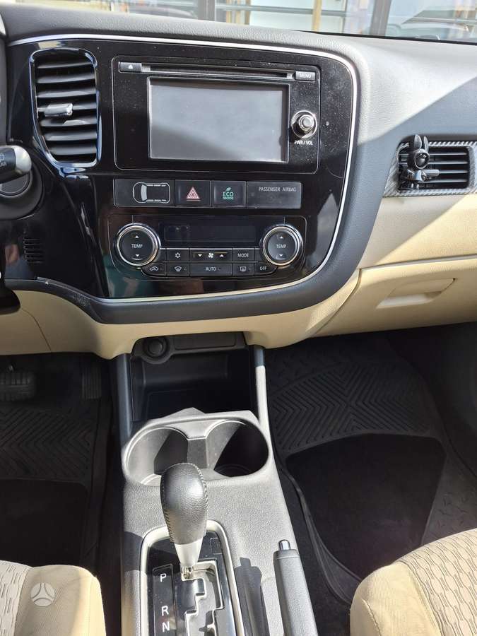 Mitsubishi Outlander 2013 — photo 14