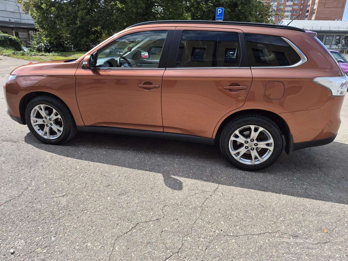 Mitsubishi Outlander 2013 — photo 8