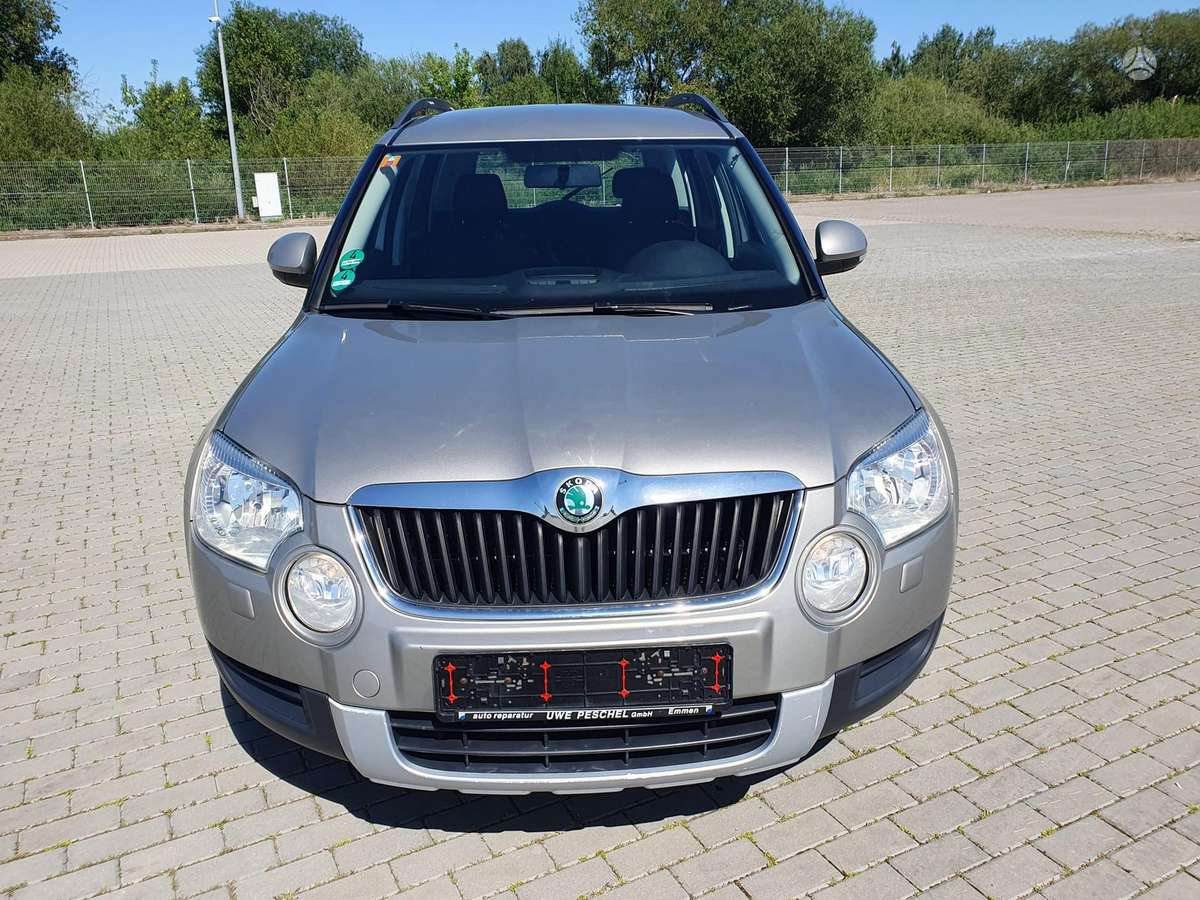 Skoda Yeti 2011 — rear view