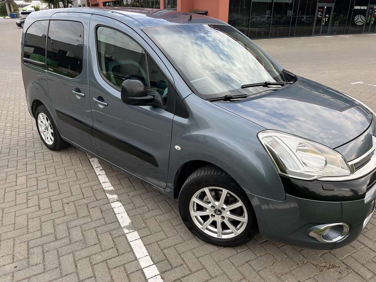 Citroen Berlingo 2012 — rear view