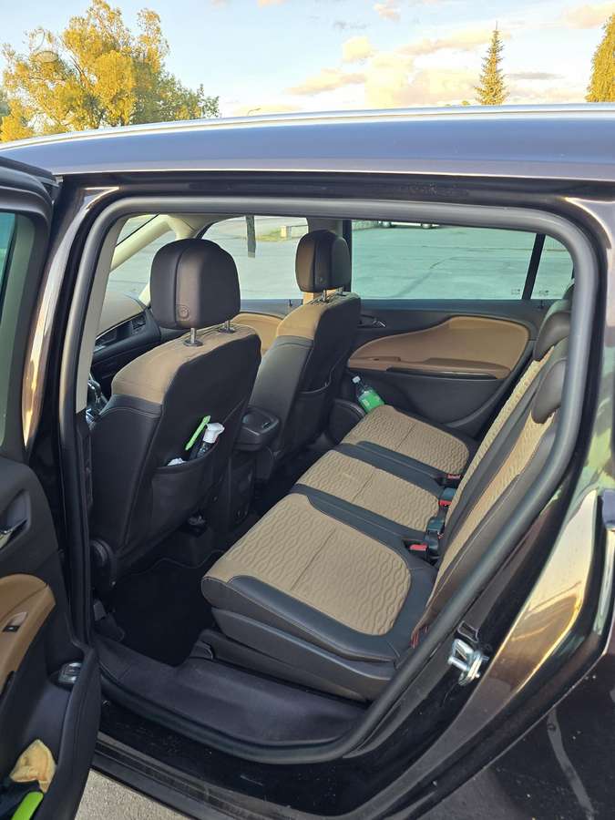 Opel Zafira 2013 — photo 12