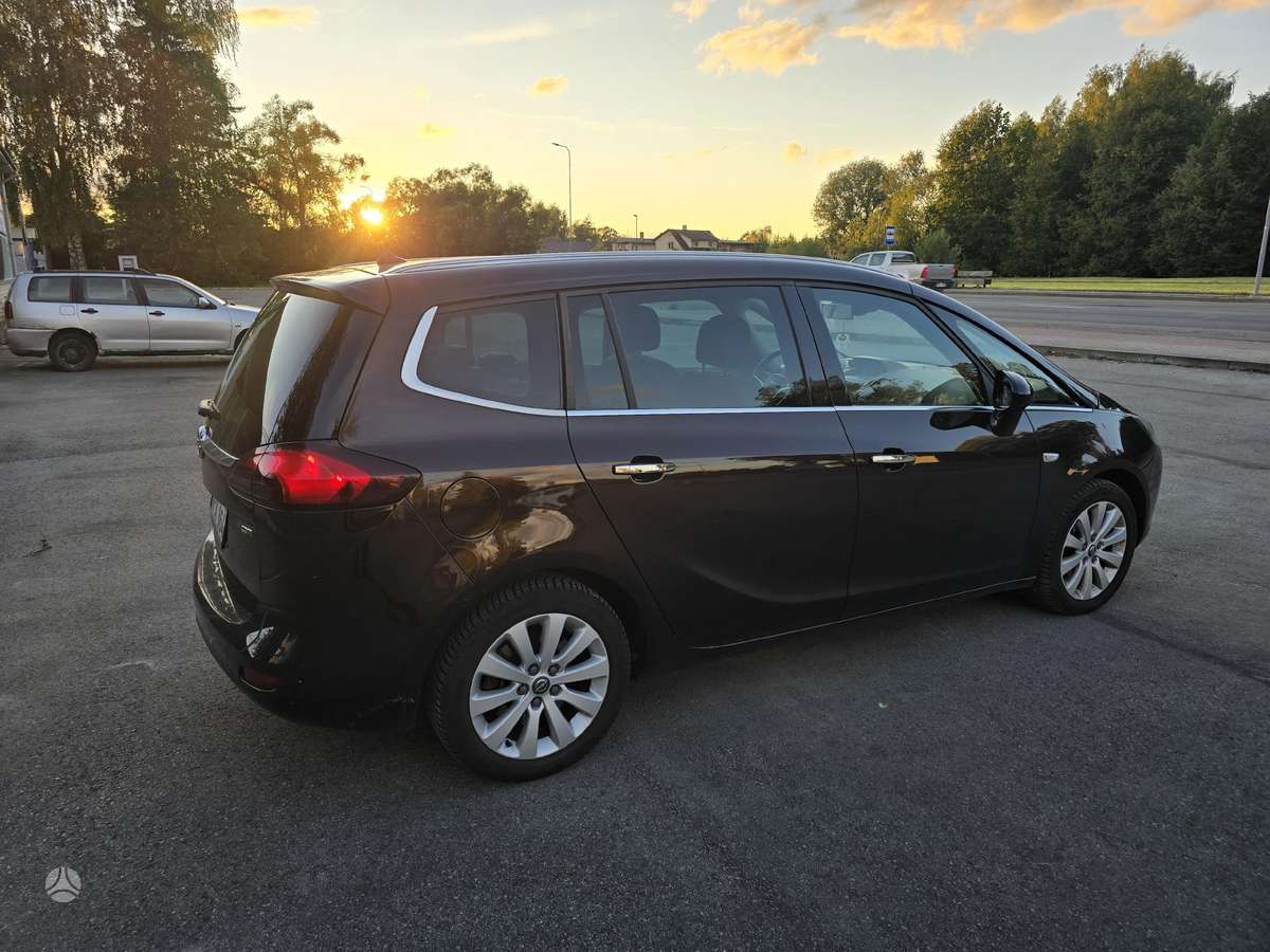 Opel Zafira 2013 — engine 1956 cm³, 165 HP (121kW)