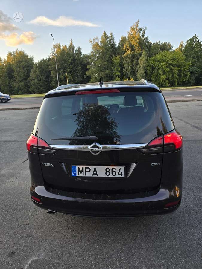 Opel Zafira 2013 — photo 5