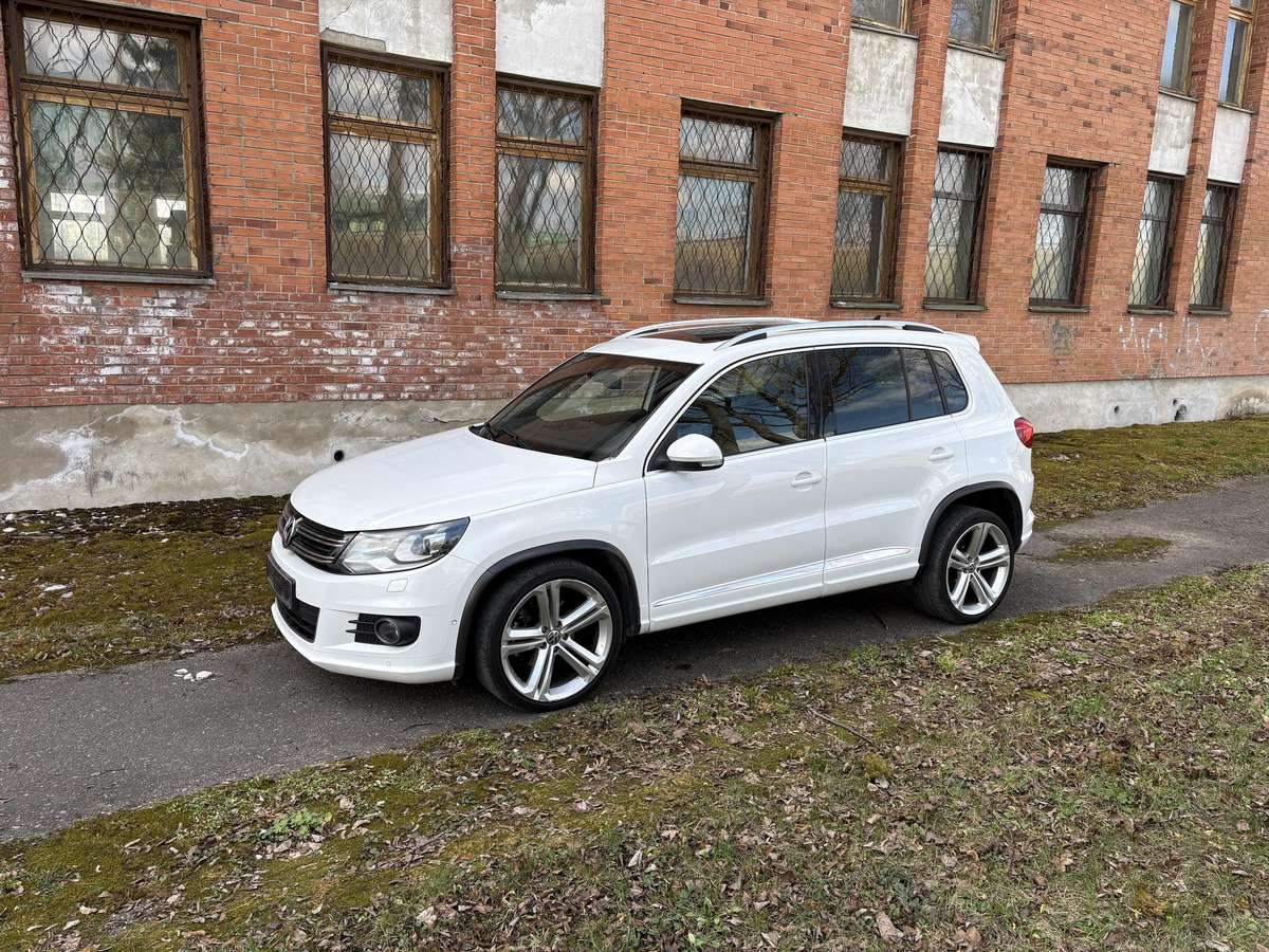 Volkswagen Tiguan 2013 — rear view