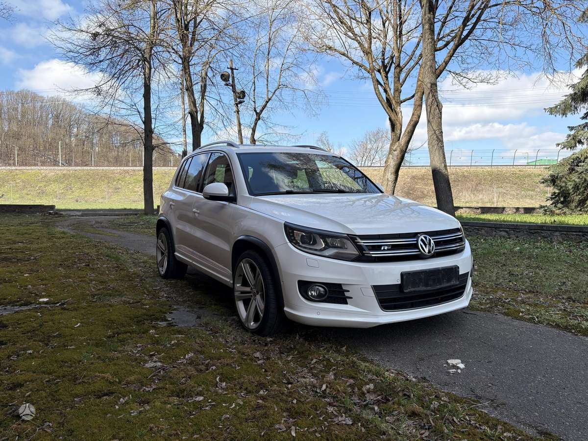 Volkswagen Tiguan 2013 — interior