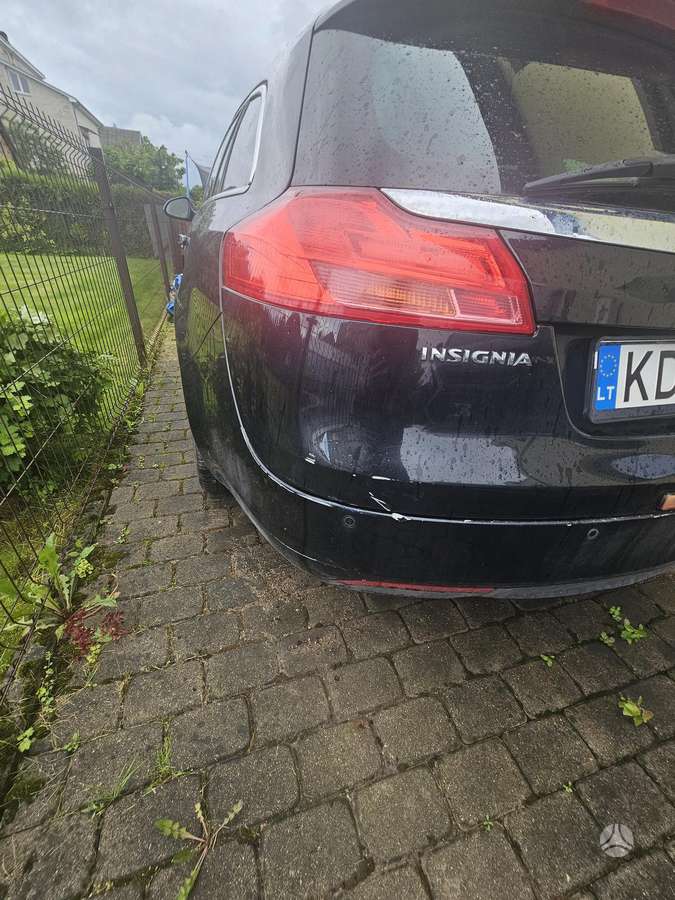 Opel Insignia 2011 — engine 1956 cm³, 131 HP (96kW)