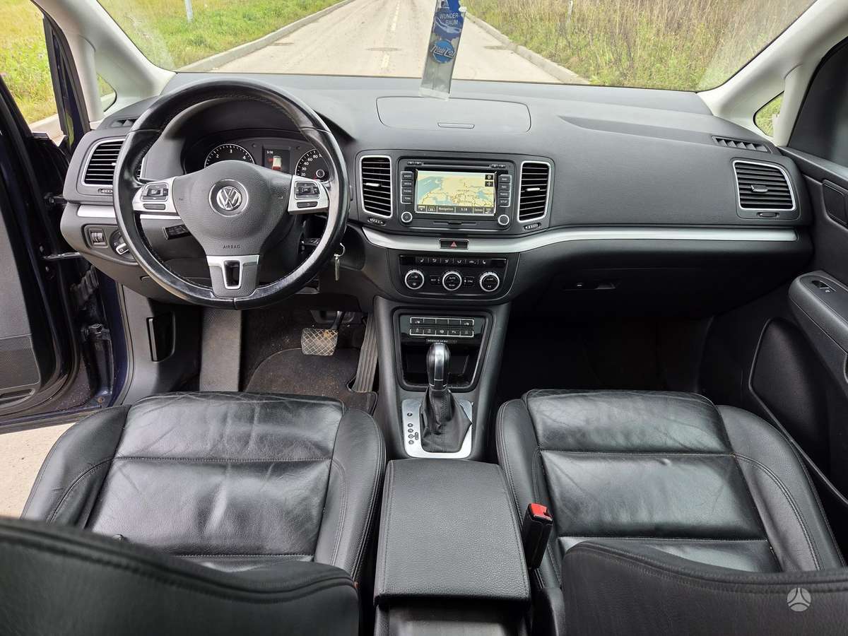 Volkswagen Sharan 2015 — photo 12