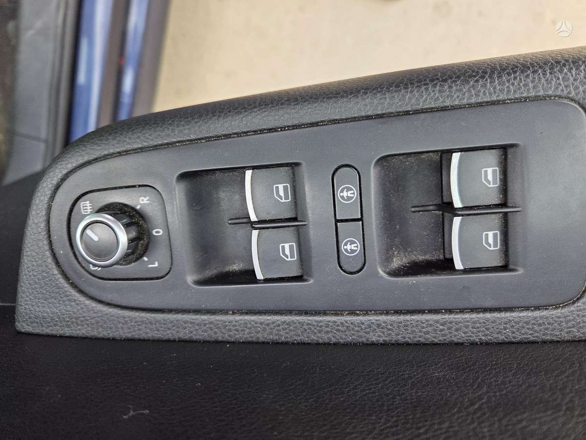 Volkswagen Sharan 2015 — photo 14