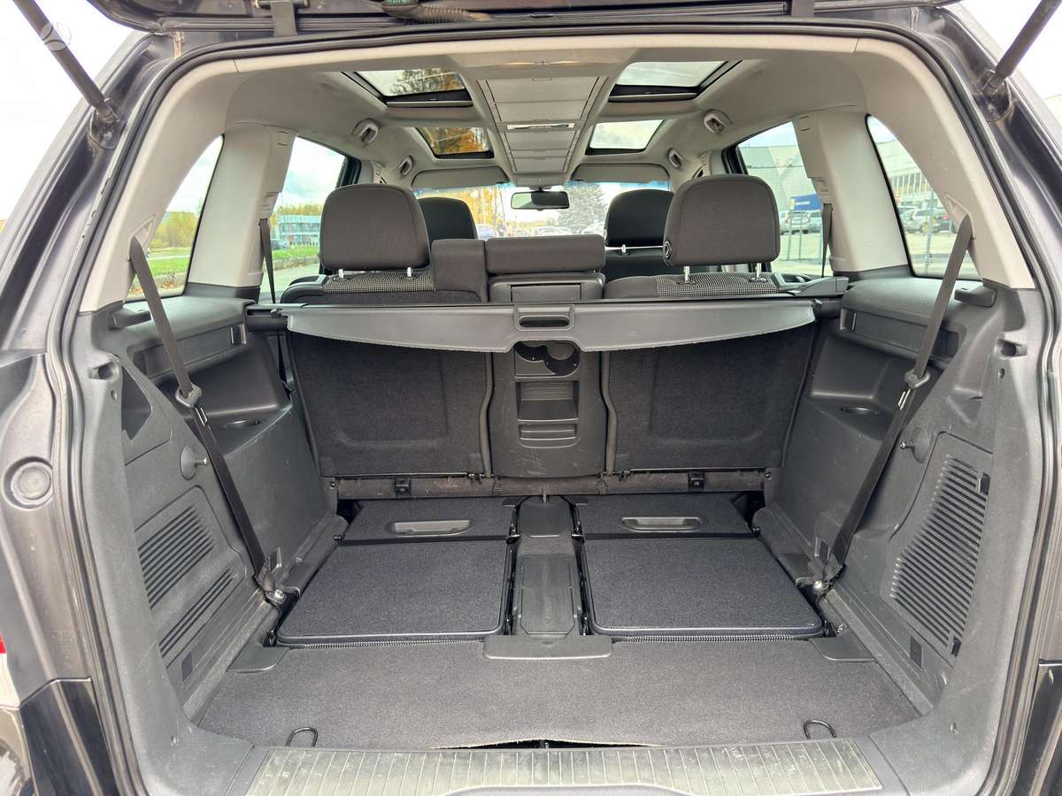 Opel Zafira 2011 — photo 11