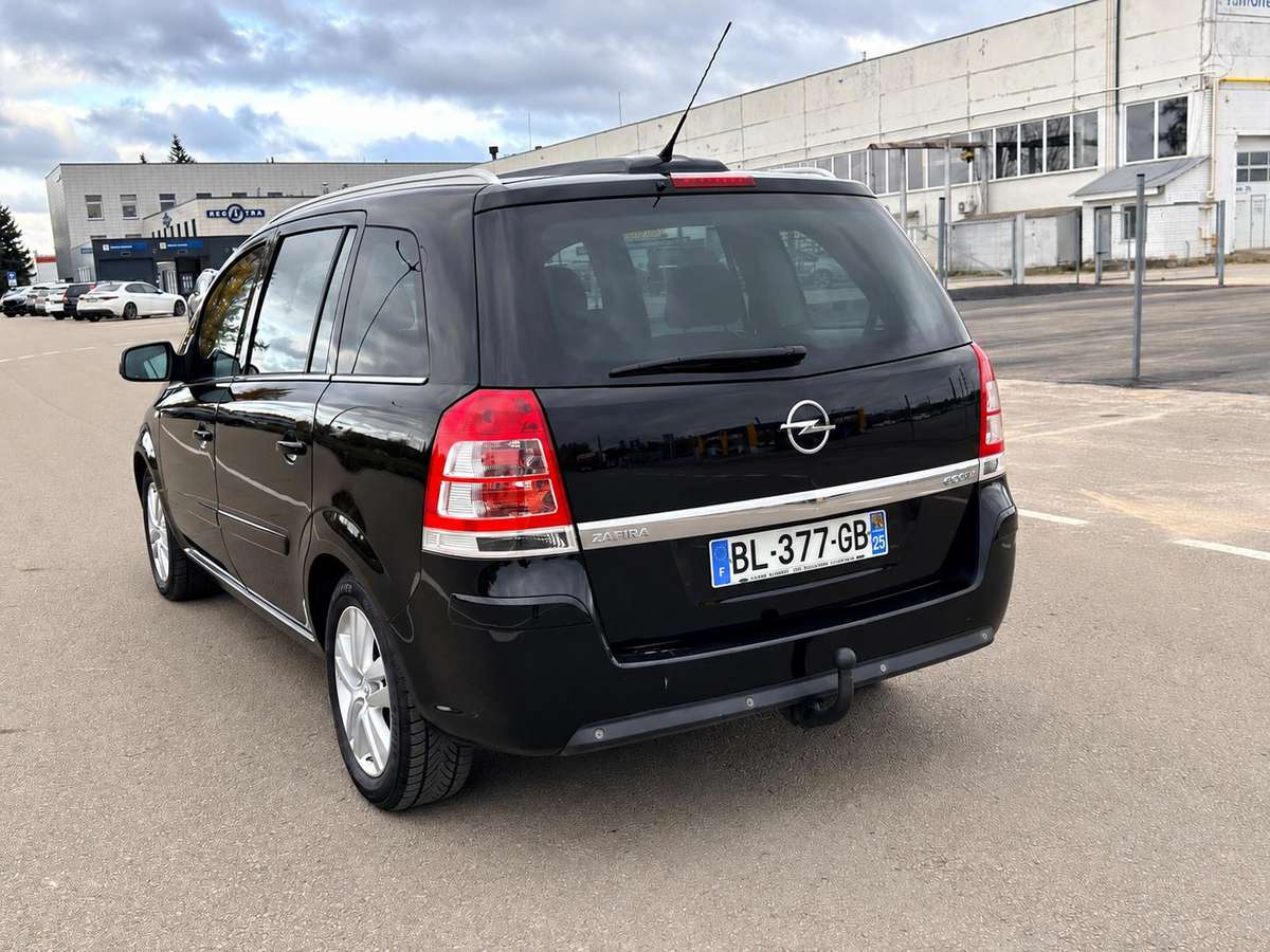 Opel Zafira 2011 — photo 5