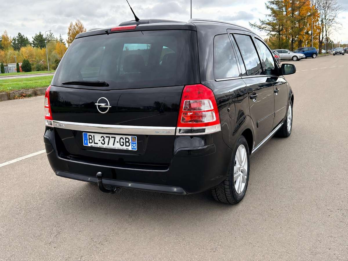 Opel Zafira 2011 — photo 6