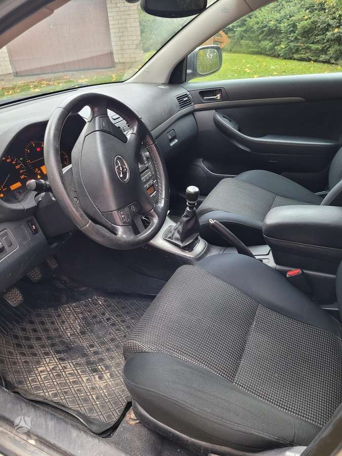Toyota Avensis 2007 — interior