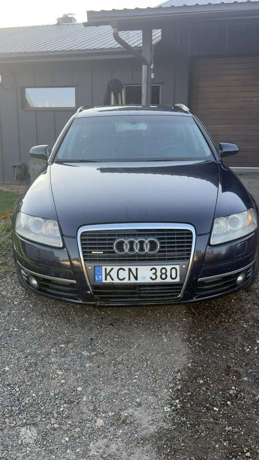 Audi A6 2005 — interior