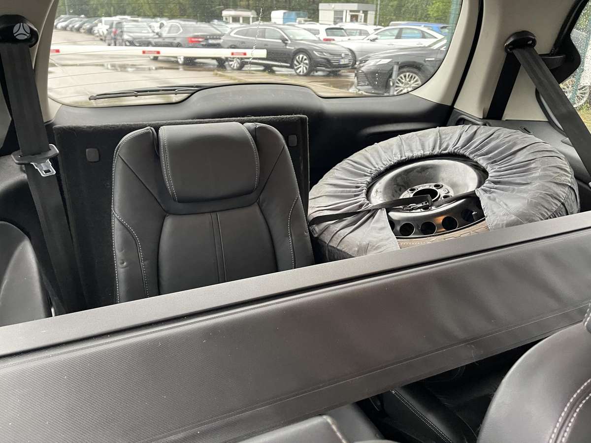 Ford Galaxy 2011 — photo 30
