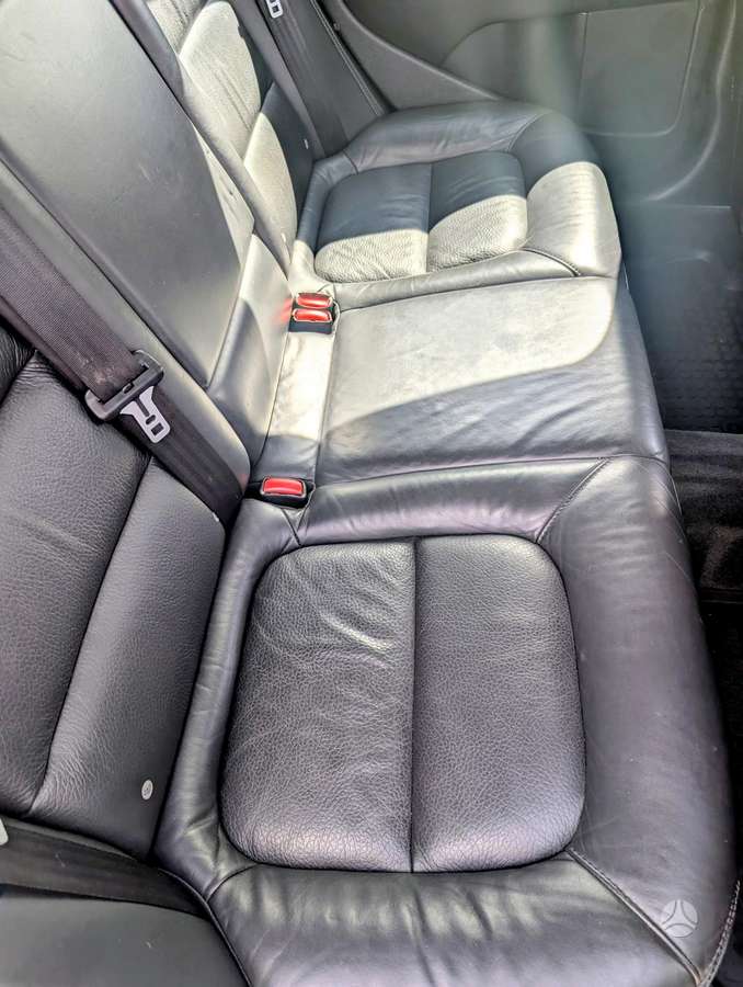 Volvo XC70 2010 — photo 13