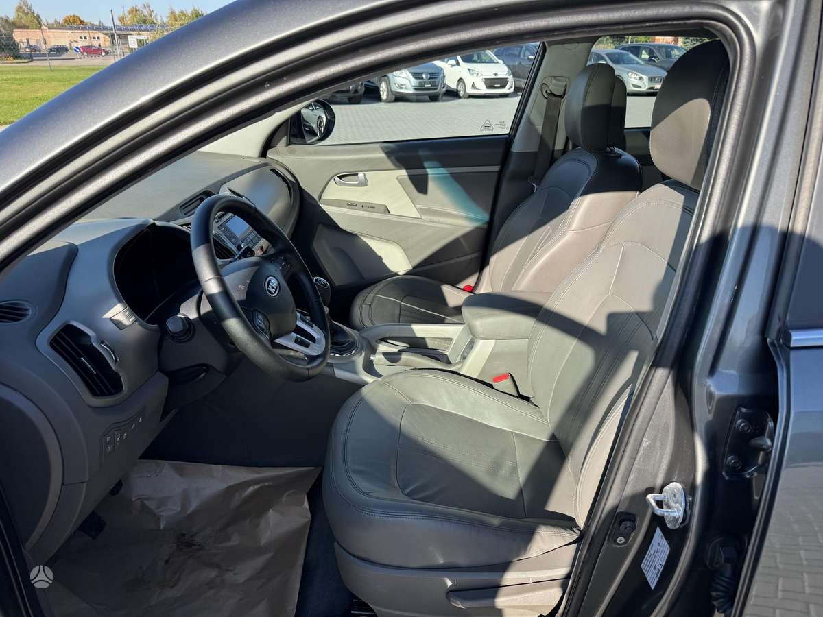 Kia Sportage 2010 — photo 12