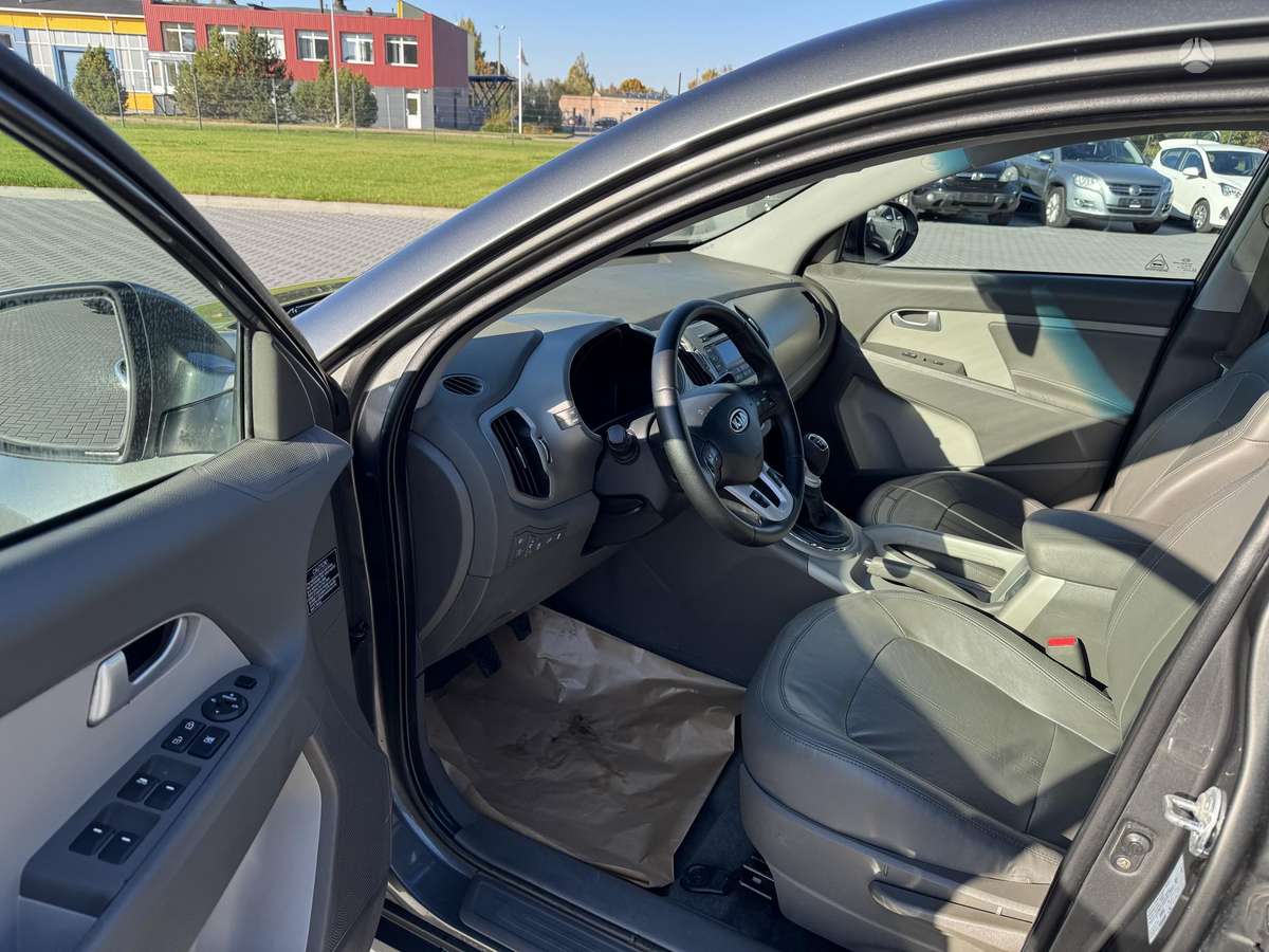 Kia Sportage 2010 — photo 13