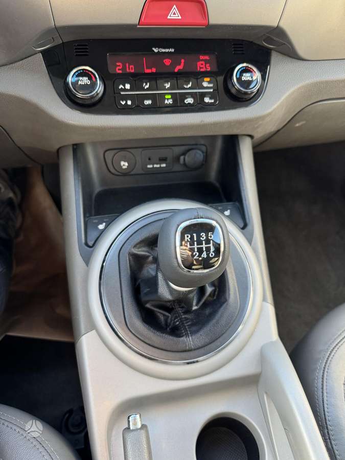Kia Sportage 2010 — photo 26
