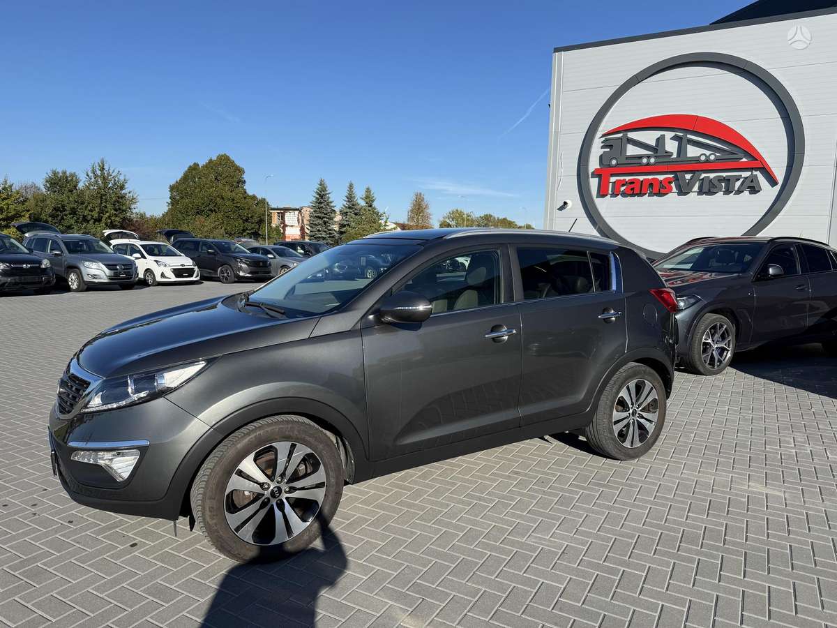 Kia Sportage 2010 — interior