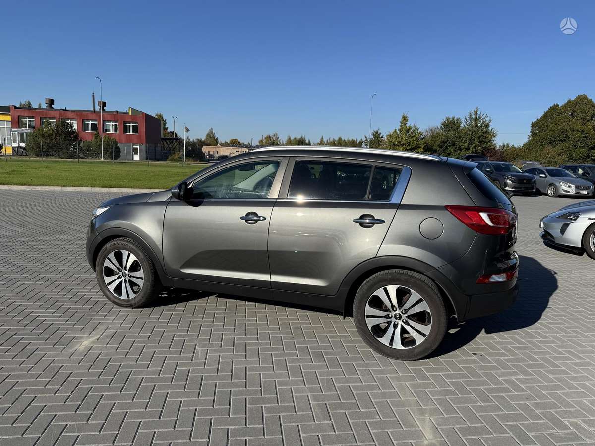Kia Sportage 2010 — engine 1685 cm³, 116 HP (85kW)