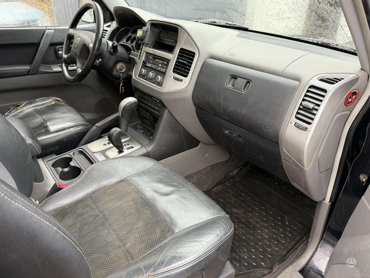 Mitsubishi Pajero 2006 — photo 13