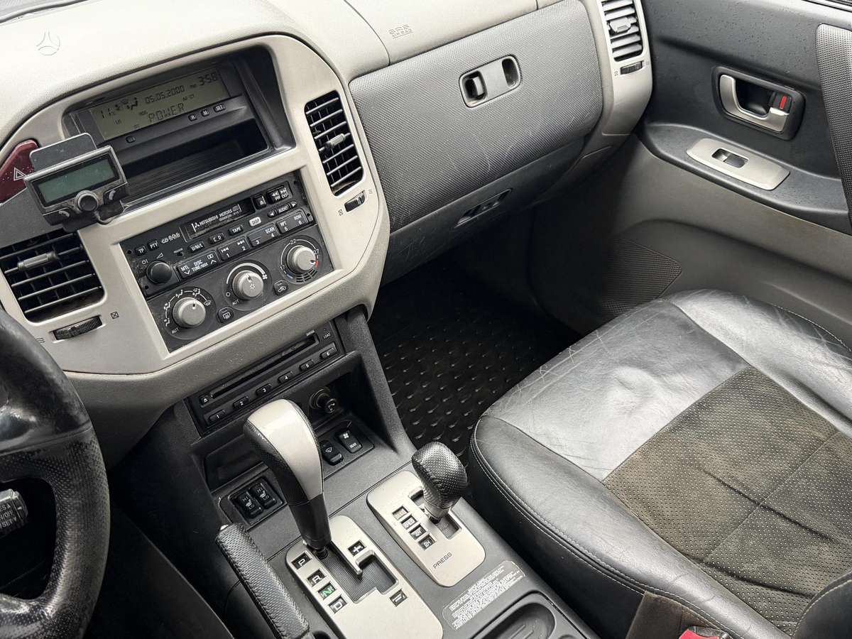 Mitsubishi Pajero 2006 — photo 16