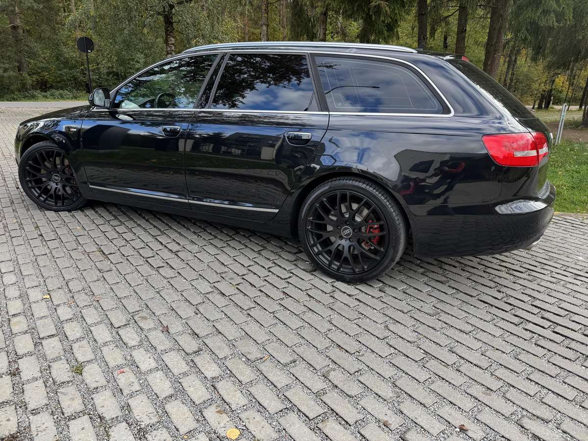 Audi A6 2011 — салон