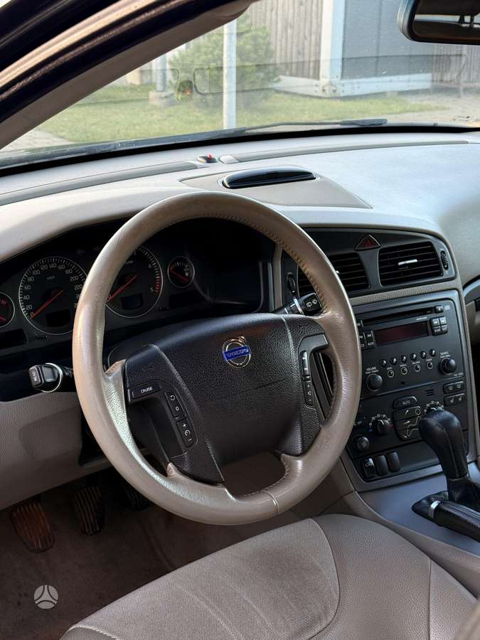 Volvo XC70 2005 — photo 11
