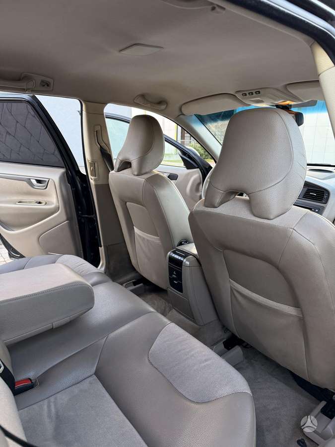 Volvo XC70 2005 — photo 16