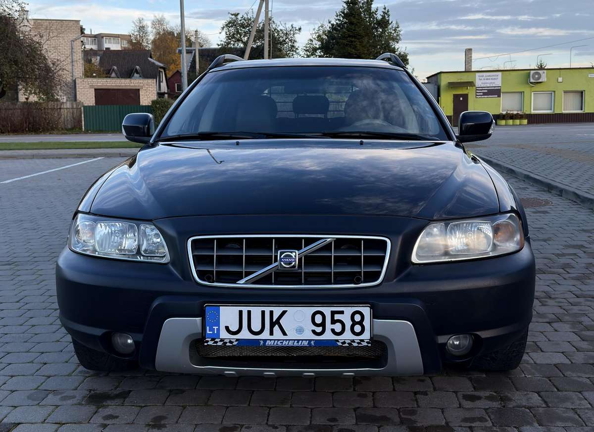 Volvo XC70 2005 — engine 2400 cm³, 185 HP (136kW)