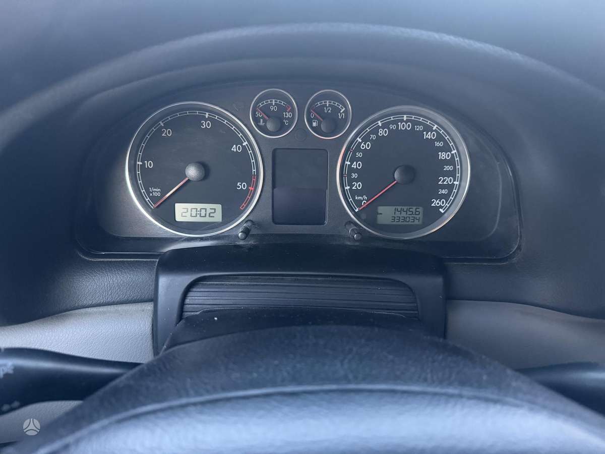 Volkswagen Passat 2004 — photo 5