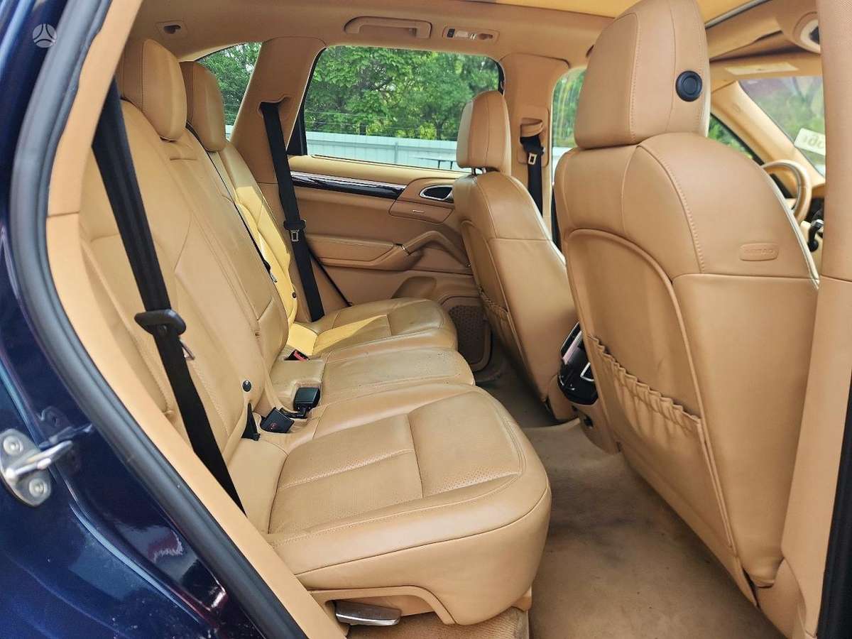Porsche Cayenne 2012 — photo 10