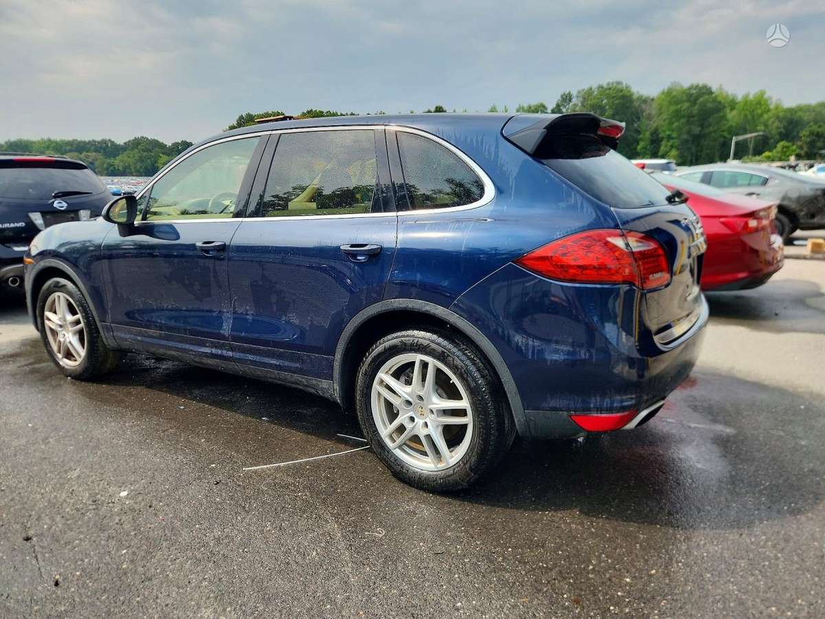 Porsche Cayenne 2012 — engine 3598 cm³, 300 HP (221kW)