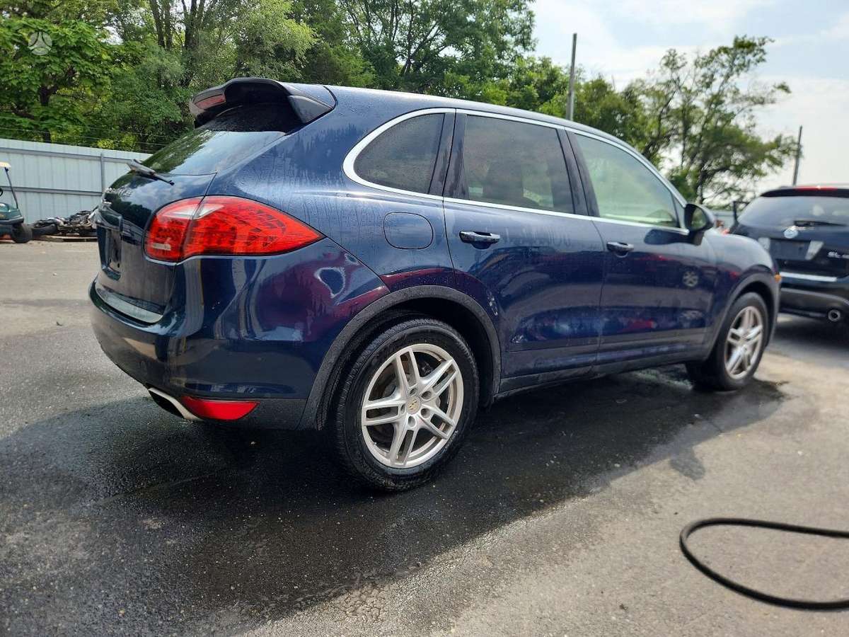 Porsche Cayenne 2012 — photo 5