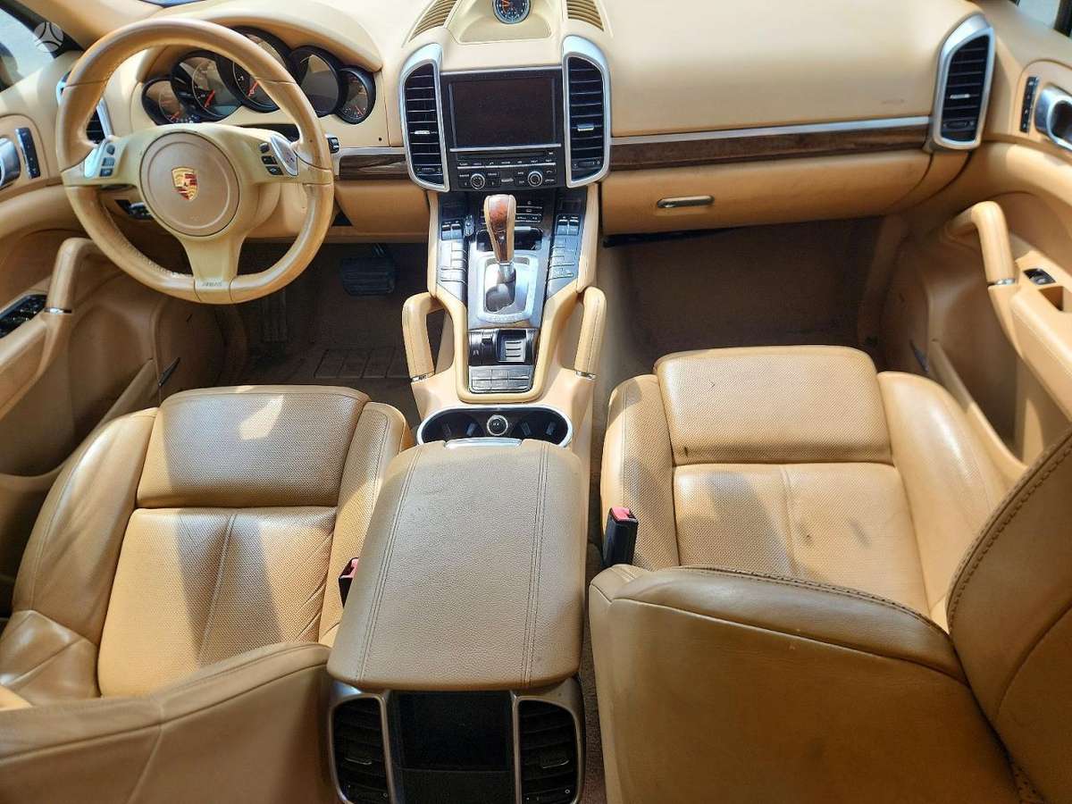 Porsche Cayenne 2012 — photo 7