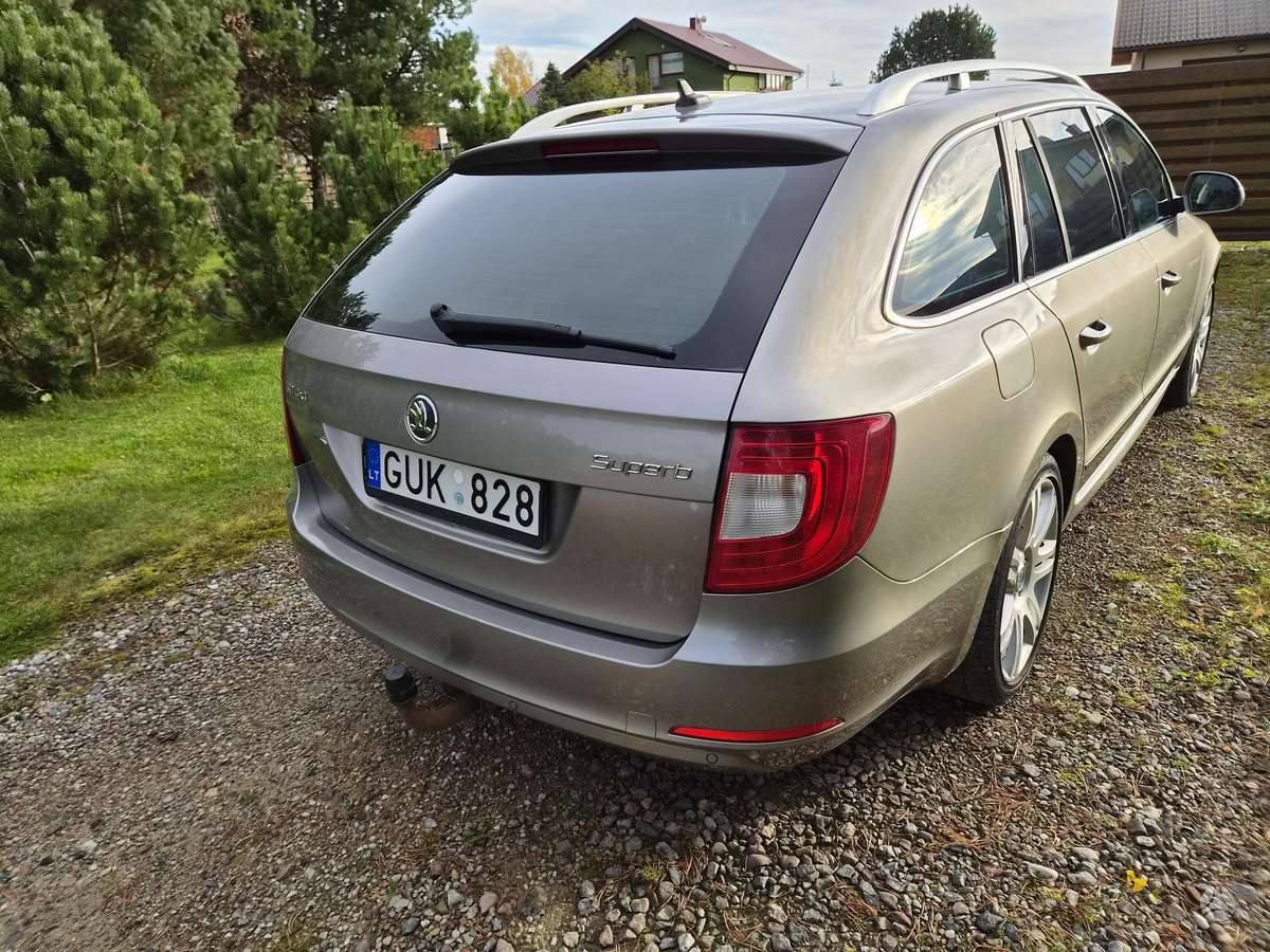 Skoda Superb 2013 — двигун 1968 cm³, 140 HP (103kW)