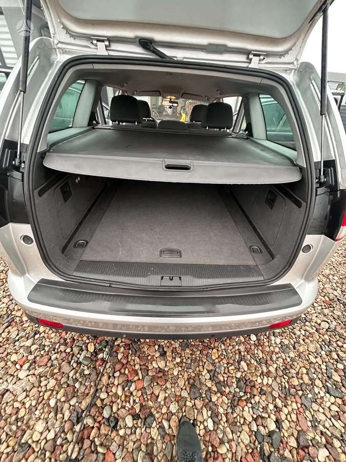 Opel Vectra 2004 — photo 8